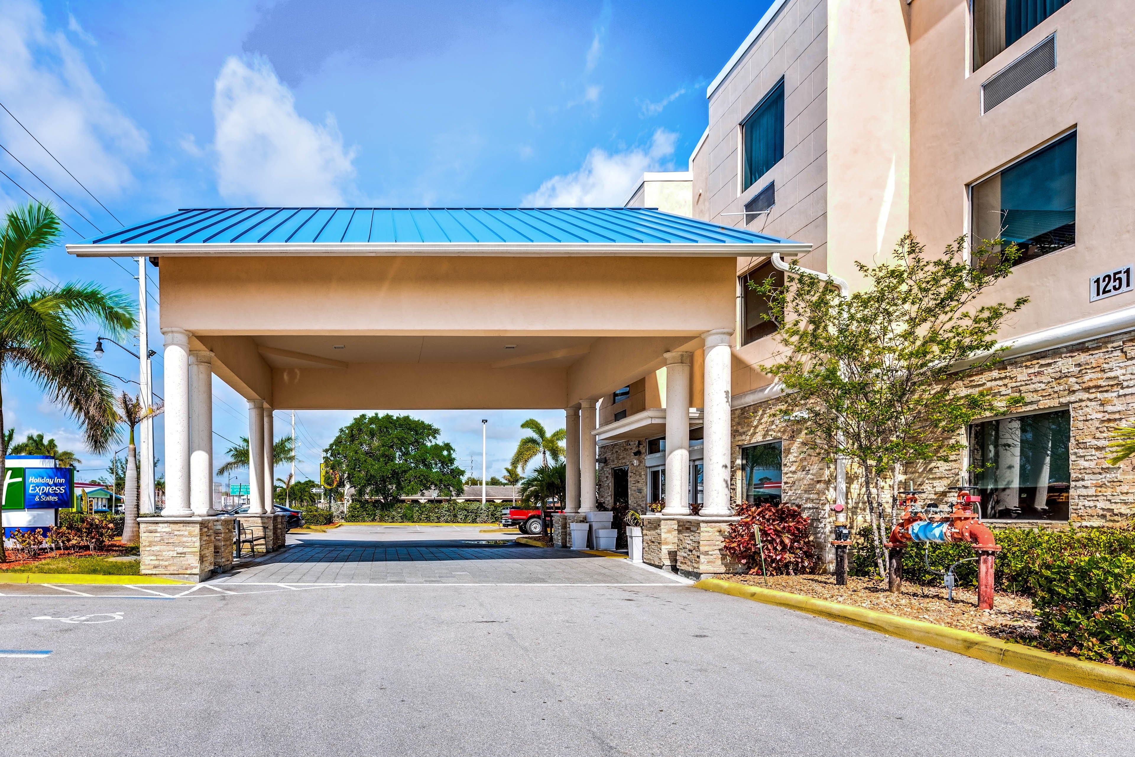 Holiday Inn Express & Suites Lantana By Ihg Eksteriør bilde
