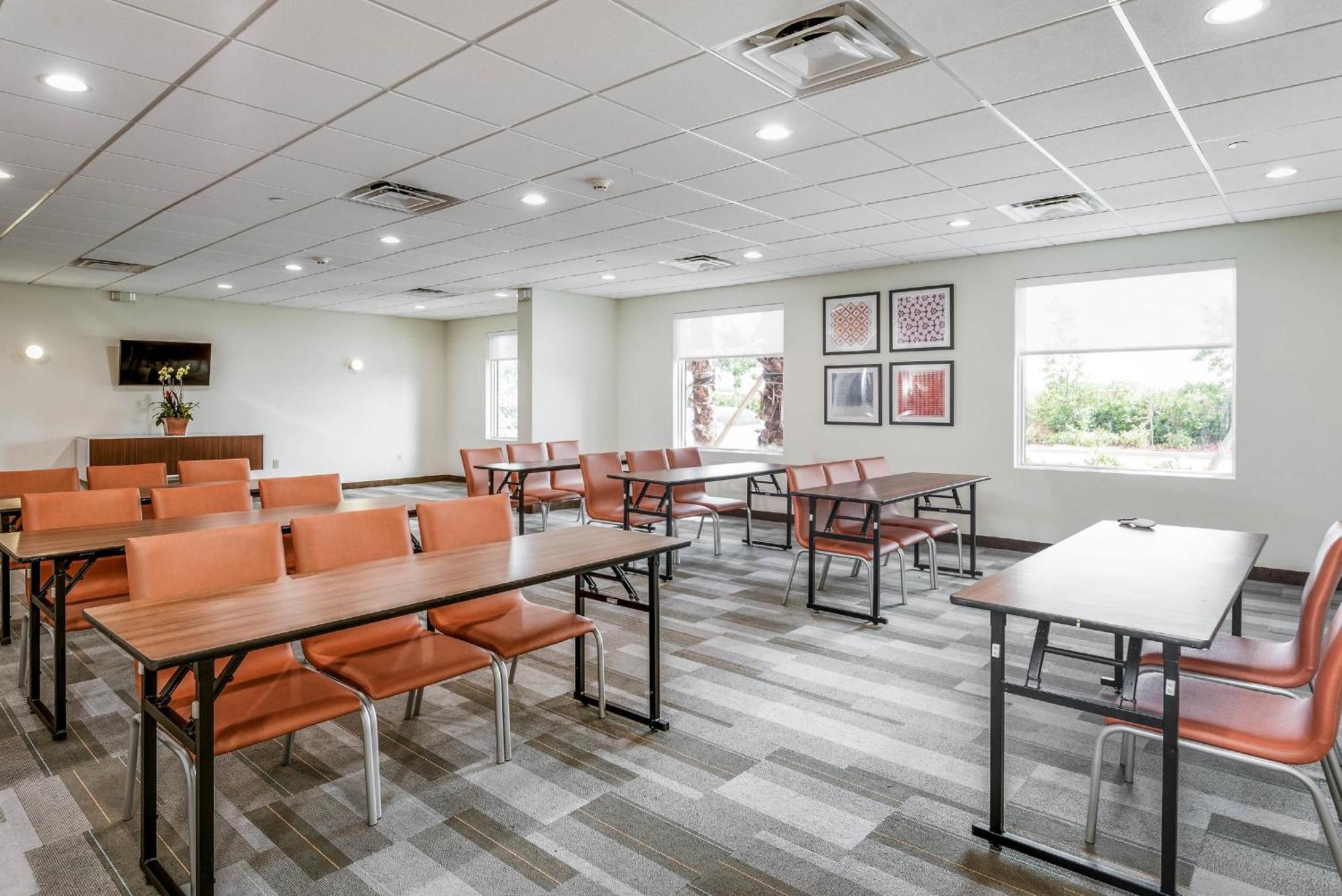 Holiday Inn Express & Suites Lantana By Ihg Eksteriør bilde